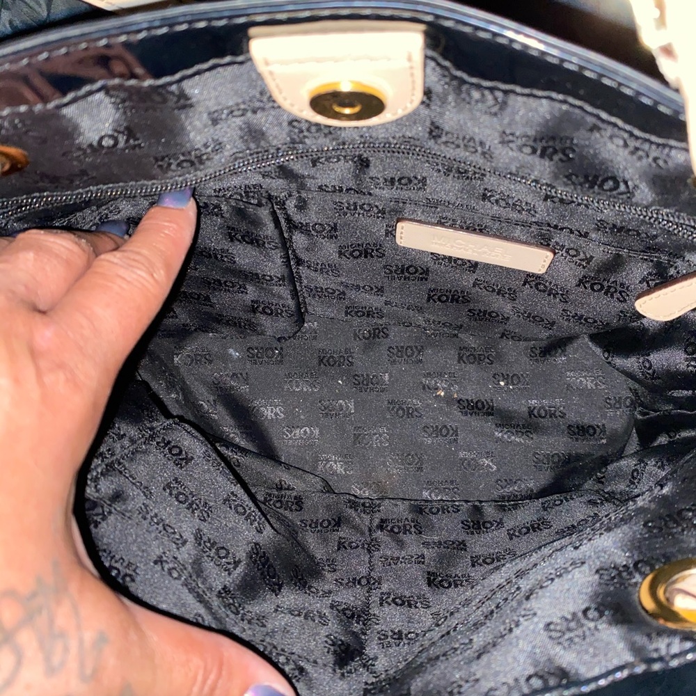 Michael Kors purse - Picture 2 of 5